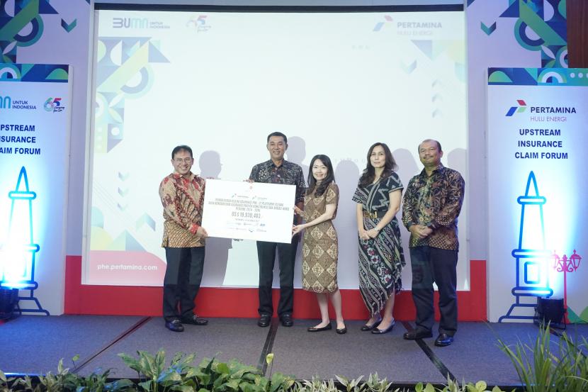 Konsorsium Asuransi Proyek Konstruksi SKK Migas-KKKS periode 2014-2016 secara simbolis melakukan pembayaran klaim asuransi sebesar 19,9 juta dolar AS atas miringnya platform PHE-12 milik Upstream Holding Pertamina.