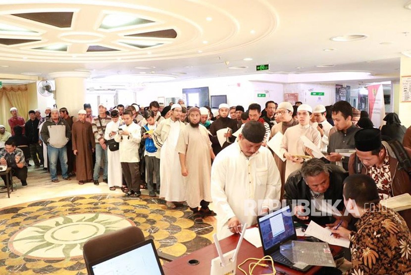 Konsulat Jenderal Republik Indonesia (KJRI) Jeddah menggelar Pelayanan Terpadu (Yandu) di Kota Suci Madinah Al-Munawarah.