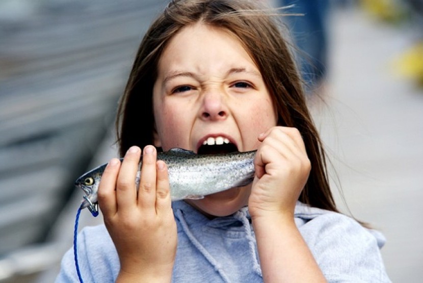 Mengonsumsi produk ikan sepekan sekali dapat melindungi seseorang dari penyakit demensia.
