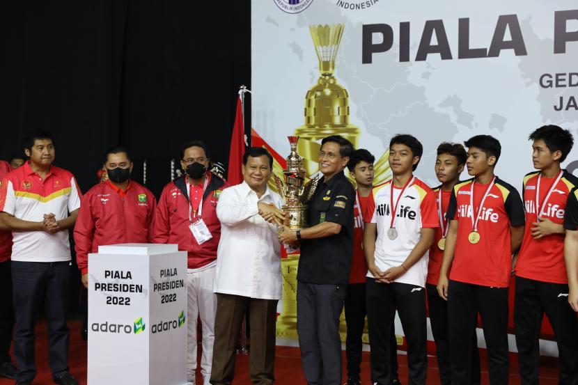 Kontingen Jawa Tengah sukses meraih titel juara umum pada kejuaraan bulutangkis Piala Presiden 2022 yang berlangsung di GOR Nanggala, Cijantung, Jakarta, Sabtu (6/8/2022).