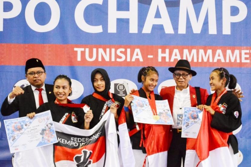 Dubes RI untuk Tunisia, Zuhairi Misrawi, mendampi kontingan kempo Indonesia. Kontingen Kempo Indonesia yang tergabung dalam Federasi Kempo Indonesia (FKI) meraih 6 emas, 8 perak, dan 10 perunggu dalam Kejuaraan Dunia Kempo di Tunisa 