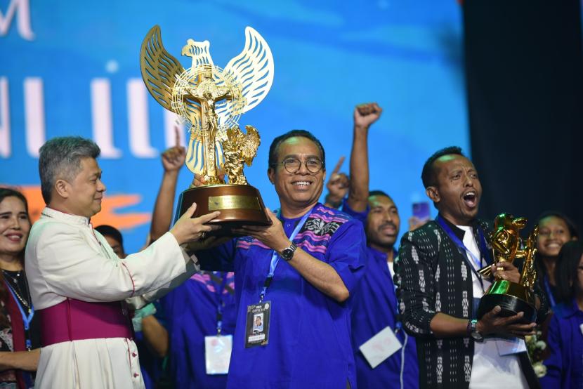 Kontingen Provinsi Maluku meraih juara I pada cabang Paduan Suara Dewasa Gregorian, Paduan Suara Dewasa Campuran, dan Cerdas Cermat Rohani Anak.