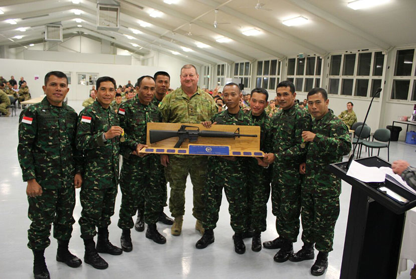 Kontingen TNI AD menerima penghargaan di ajanng AASAM.