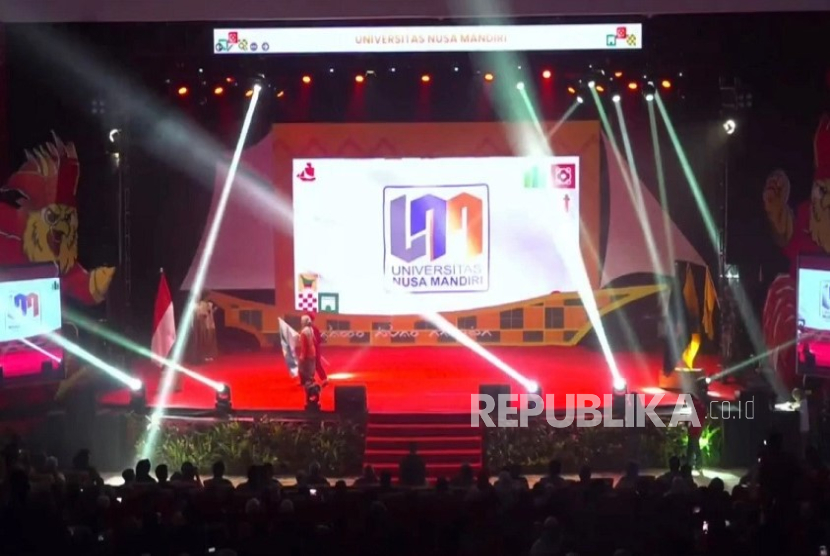 Kontingen UNM Tampil Mencuri Perhatian di PIMNAS 38 