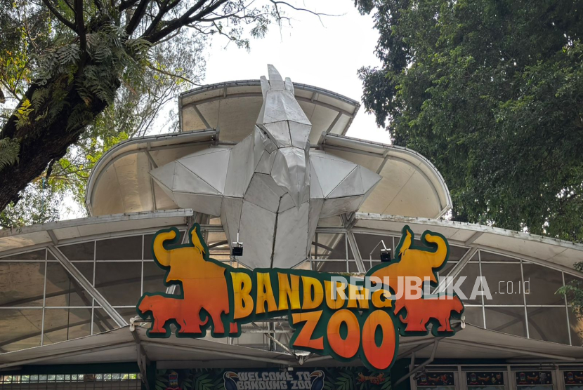 Kontribusi pajak dari Bandung Zoo mencapai angka Rp 1 miliar, ini merupakan hasil dari pembenahan internal. 