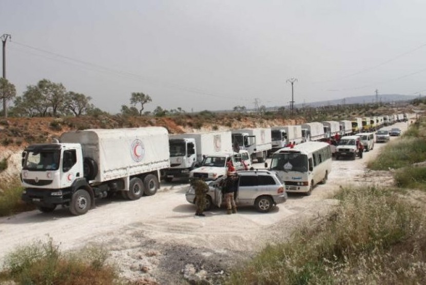 Konvoi bantuan Bulan Sabit Merah di Suriah.