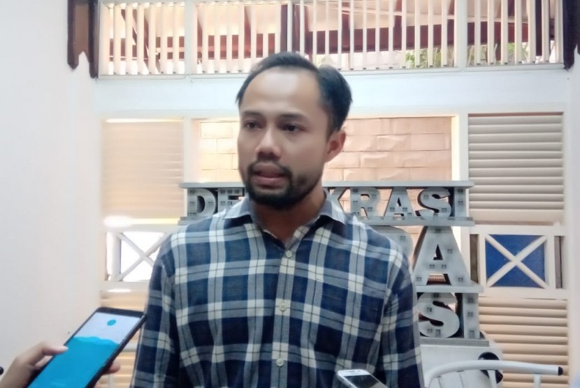 Eks aktivis ICW, Donal Fariz. KPK memeriksa pengacara Donal Fariz dan sopir Syahrul Yasin Limpo.