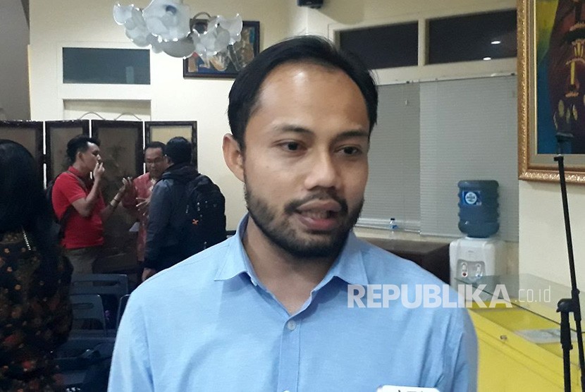 Koordinator Divisi Politik ICW Donal Fariz