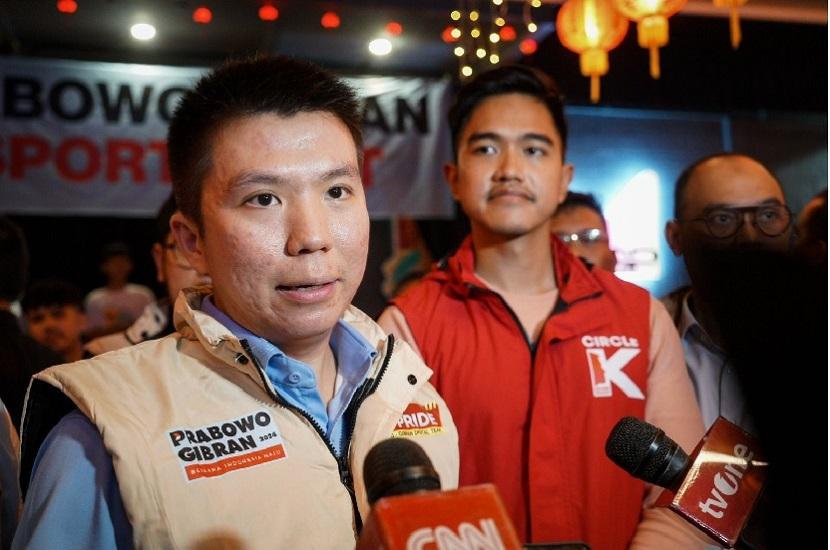 Koordinator Nasional Relawan Prabowo-Gibran Digital Team (PRIDE), Anthony Leong. Anthony berkata bantuan sosial (bansos) yang diberikan pemerintah tidak ada kaitannya dengan Pemilu dan Pilpres 2024. 