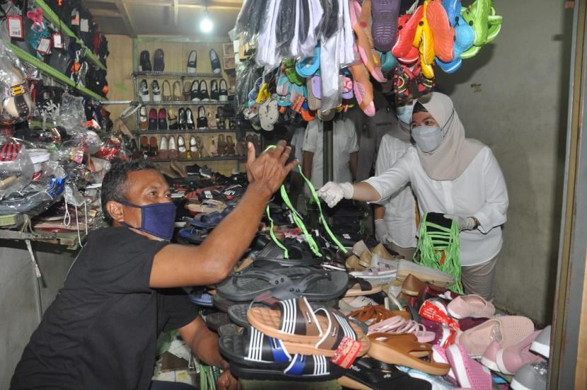 Pedagang Pasar Bulu Kota Semarang