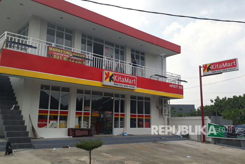 Koperasi Syariah 212  meluncurkan minimarket bernama ‘Kita Mart’ di daerah Jati Asih, Bekasi, Jawa Barat, Rabu (29/3).