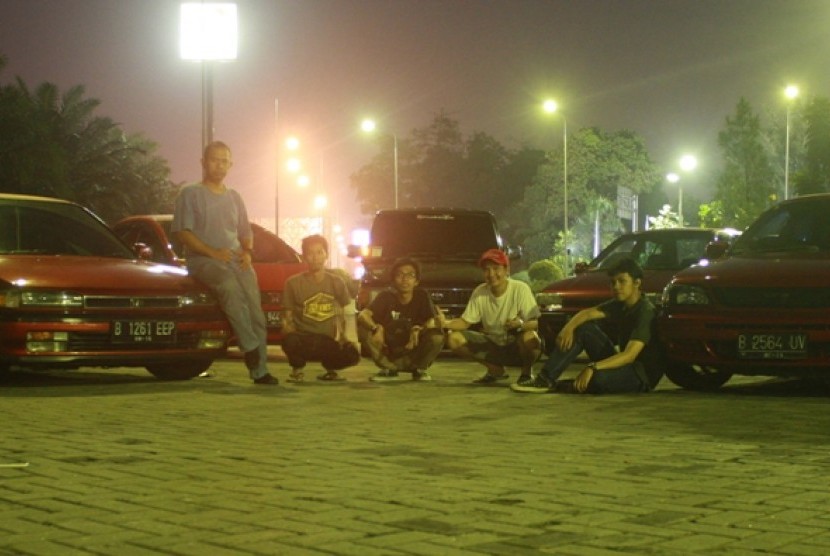 Kopi darat Red Car Community of Indonesia Chapter Depok dan Chapter Bogor.