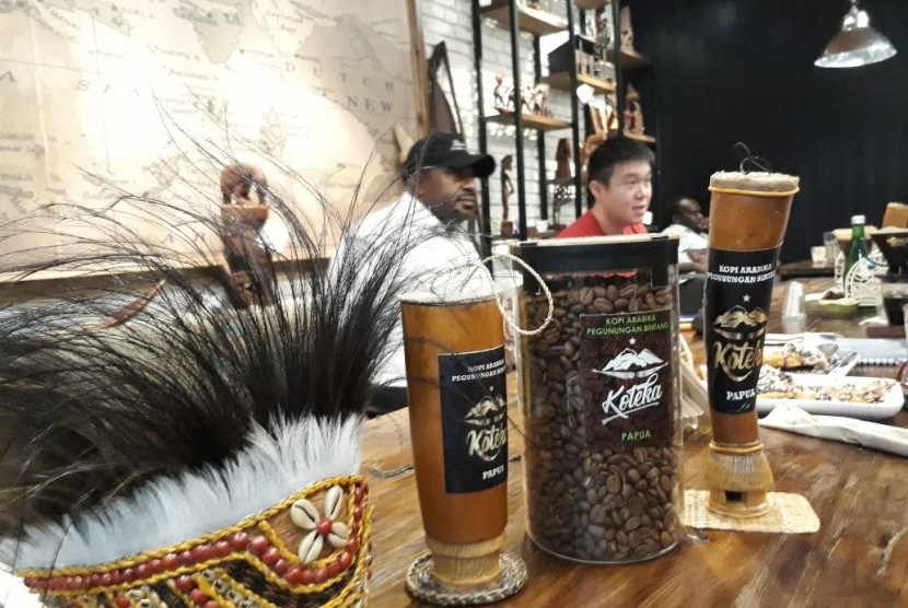 Kopi Koteka, kopi arabika Pegunungan Bintang, Papua dengan kemasan koteka.