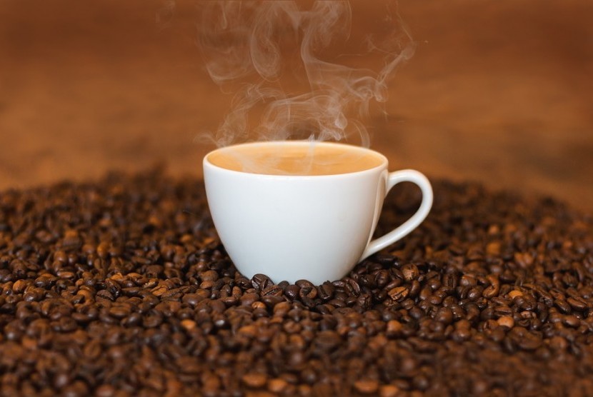 Kopi panas (ilustrasi). Saat mengalami pilek, Anda tidak disarankan minum kopi panas maupun hangat.