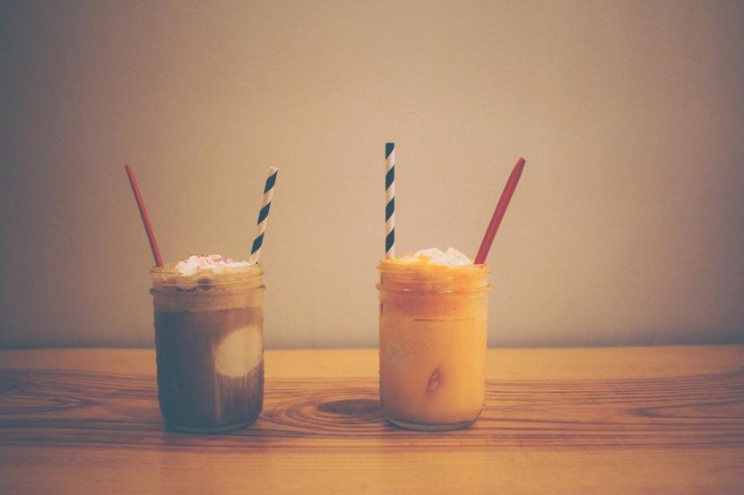 Kombinasi protein shake dan kopi dikenal dengan nama 'Proffee'.