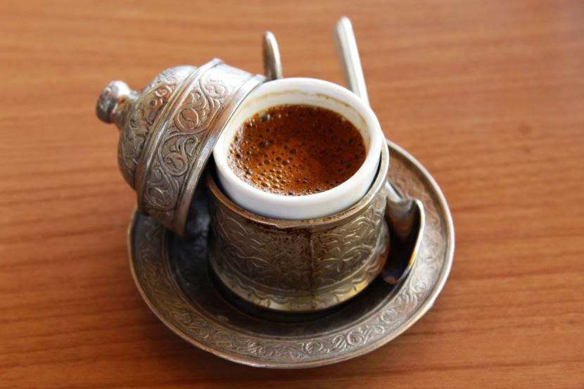 Teh dan kopi bukan sekadar minuman di Turki.