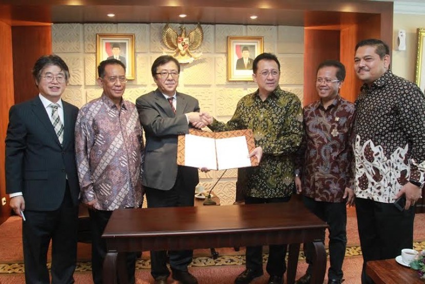 Korea Selatan memberi penghargaan kepada Ketua DPD Irman Gusman untuk perannya mendekatkan hubungan Indonesia dan Korea.