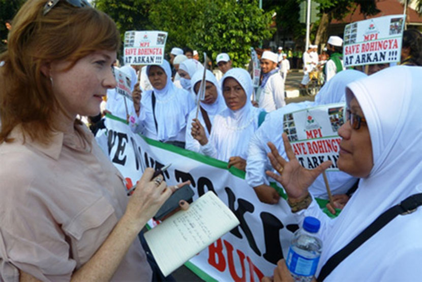 Koresponden APNC Helen Brown di Jakarta.