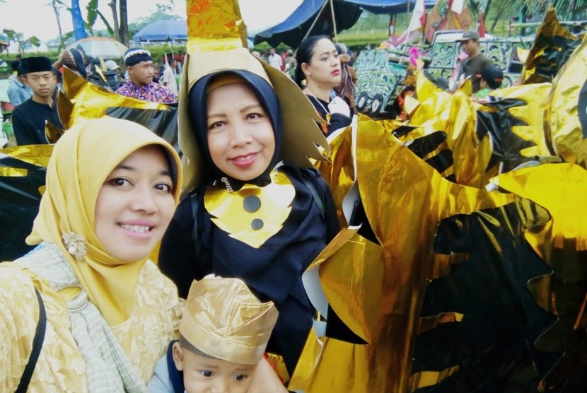  Kostum Garuda Emas Juarai Karnaval Desa Berdaya di 