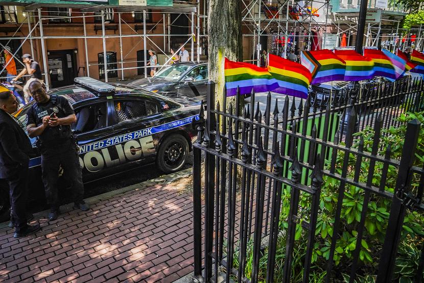 Kota Hamtramck telah melarang pemasangan bendera LGBTQ+ di tiang bendera milik publik. 
