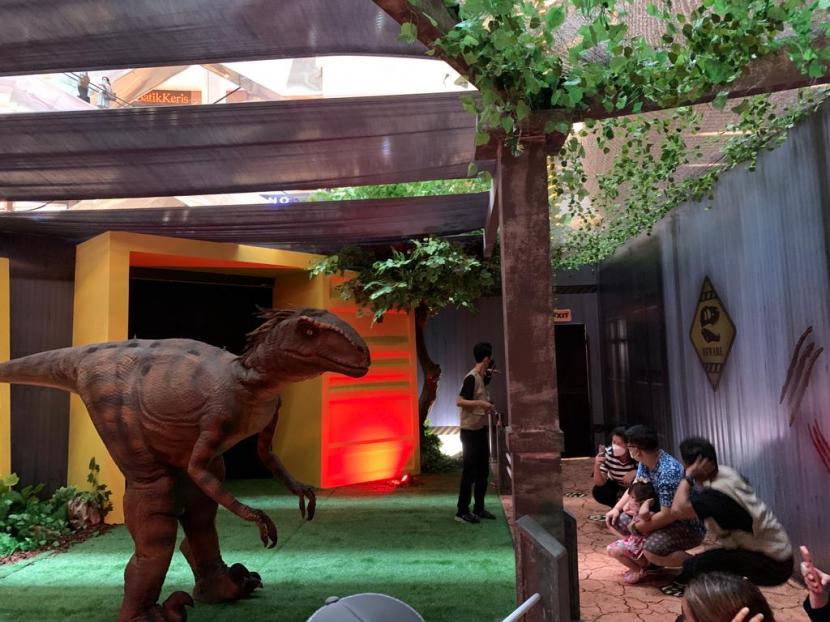 Kota Kasablanka menghadirkan hewan prasejarah dinosaurus dalam sebuah wahana edukasi Dino Factory by Dino Island dari 17 Desember 2021 hingga 23 Januari 2022 di Grand Atrium, Ground Floor, Kota Kasablanka, Jakarta Selatan. 
