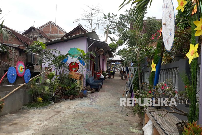 Kampung Payung, Destinasi Wisata Tematik Yang Baru Di Malang ...