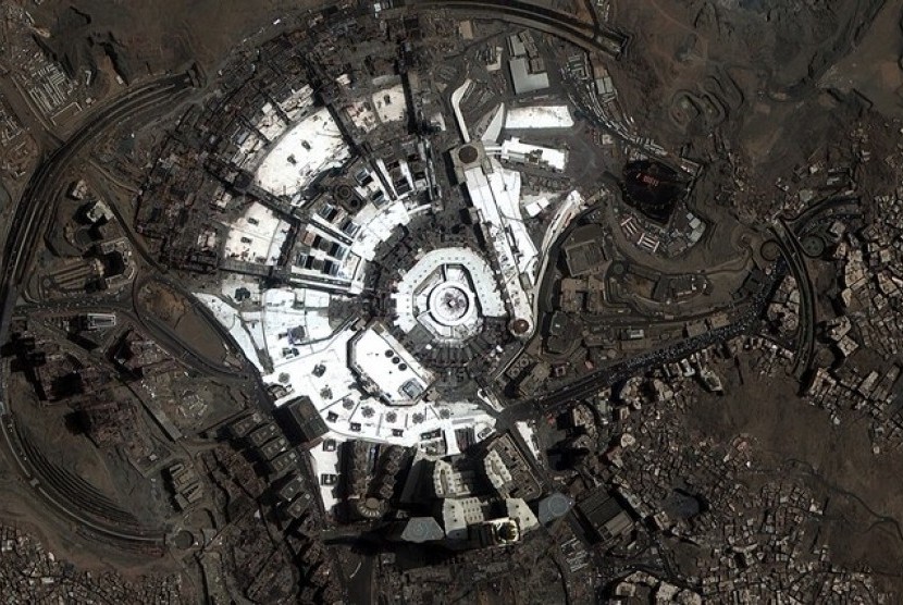 Kota Mekah dari angkasa dipotret oleh satelit Dubai