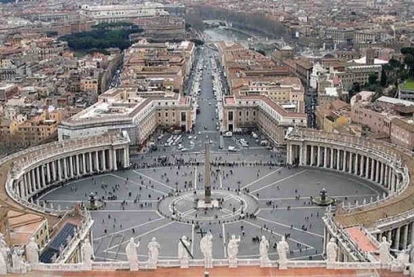 Layanan Paskah tanpa jemaat untuk mengantisipasi penyebaran Corona.Kota Vatikan 