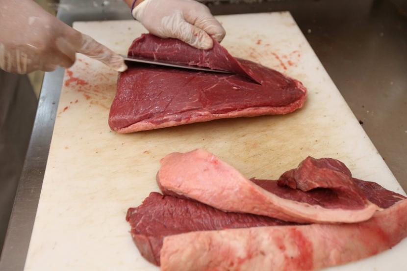  Kota Wuhan di China, Jumat (13/11), mengatakan telah menemukan virus corona pada kemasan daging impor Brasil.