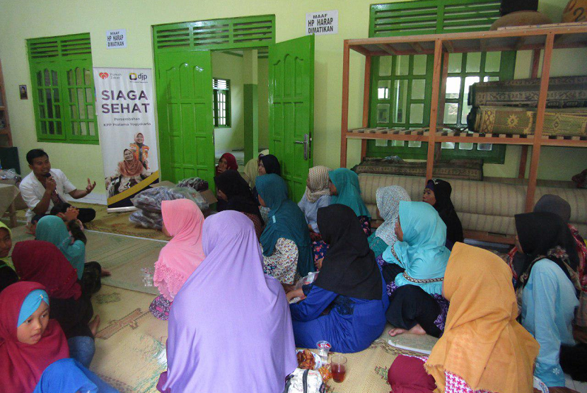 KPP Pratama Yogyakarta Bersama RZ Gelar Bantuan Pendidikan.