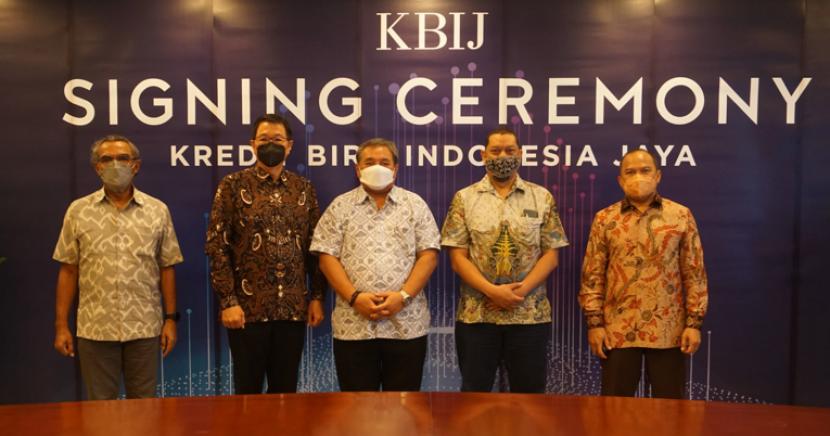 Kredit Biro Indonesia Jaya (KBIJ) menandatangani nota kesepahaman dan perjanjian kerjasama dengan mitra-mitra baru pada Selasa (15/3/2022).