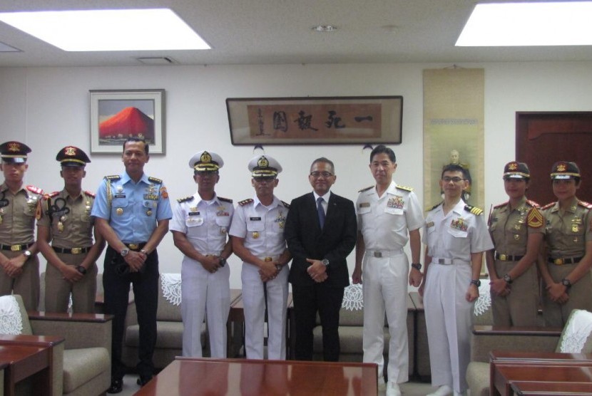 KRI Bima Suci tiba di Pelabuhan Militer Angkatan Laut Jepang (JMSDF) Hanshin Base, Kobe, Jumat (23/8) siang waktu setempat.