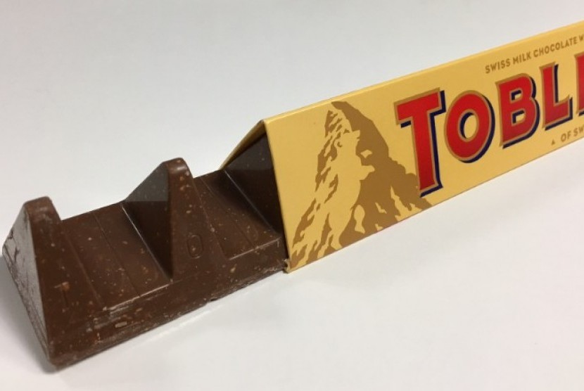 Krisis ekonomi memaksa produsen cokelat Toblerone mengubah bentuk ikoniknya, dengan memperjarang jarak antara segitiga cokelatnya.