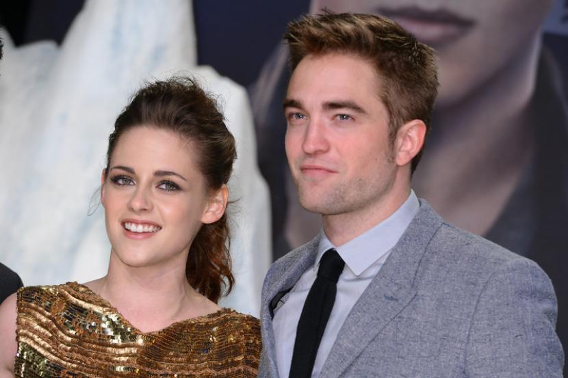 Kristen Stewart (kiri) menceritakan tentang pertama kali bertemu Robert Pattinson (kanan) di film Twilight (ilustrasi).