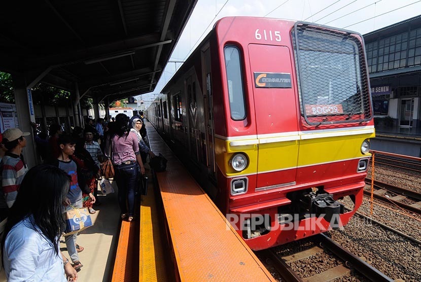 KRL Commuter Line jurusan Bogor.