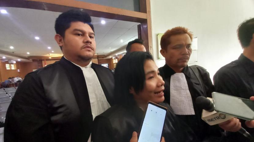 Kuasa hukum terdakwa Bupati Bogor nonaktif Ade Yasin membantah kliennya mengarahkan Ihsan Ayatullah untuk memberi uang kepada tim pemeriksa BPK Jawa Barat dalam kasus dugaan suap laporan keuangan agar mendapat opini WTP di Pengadilan Tipikor Bandung, Rabu (20/7/2022). 