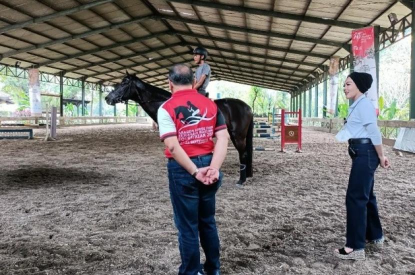 Salah satu pemandangan di arena Jakarta Masters 2023. Peserta Jakarta Masters 2023 diikuti peserta dari berbagai daerah. 