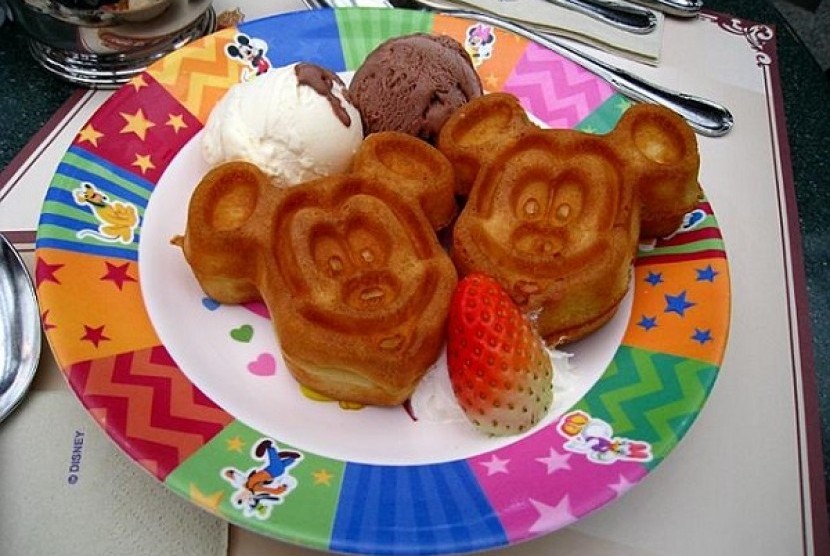 Kue kepala Mickey Mouse hanya ada di Disneyland