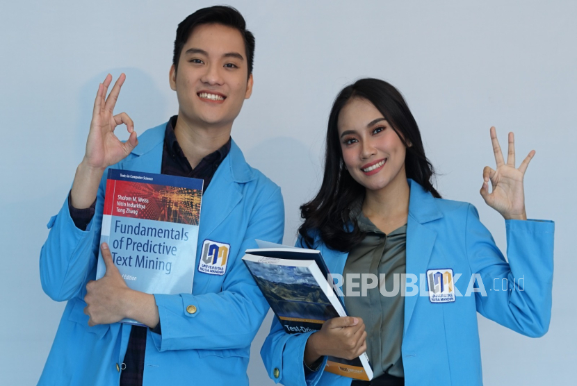 Kuliah merupakan investasi penting untuk meraih peluang besar di masa depan, maka UNM memberikan sejumlah beasiswa dan kemudahan bagi mahasiswa yang memiliki keterbatasan finansial.