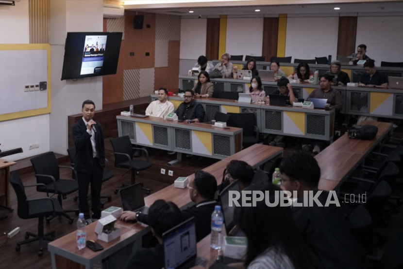 Bekali Mahasiswa, Ikatan Alumni SBM ITB Gelar Kuliah Umum Soal Literasi Keuangan