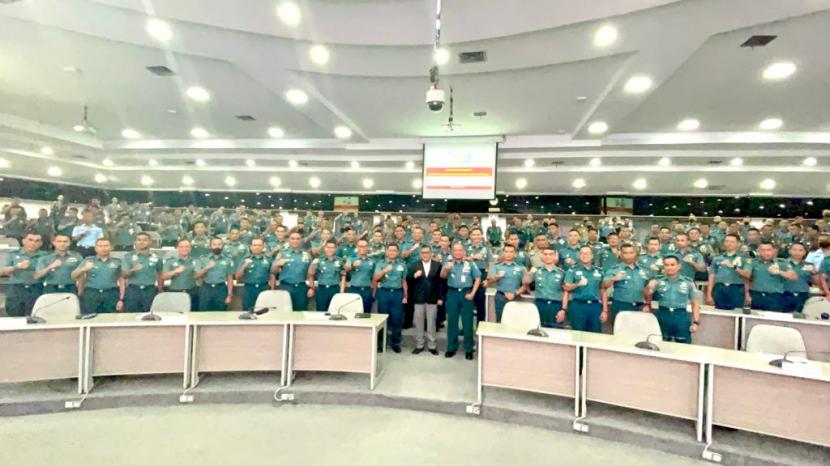 Kuliah umum Perwira Siswa Pendidikan Regular Sekolah Staf dan Komando AL (Seskoal), di Kampus di Kawasan Kebayoran Lama, Jakarta Selatan, Rabu (19/10/2022).