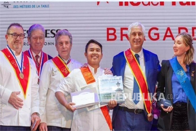 Kuliner muda dan berbakat I Kadek Sumiarta meraih juara ketiga dalam kompetisi global bergengsi Young Talents Escoffier yang diadakan di Paris, Prancis.