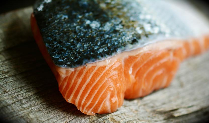 Kulit salmon mengandung nutrisi yang sama dengan filet lainnya.