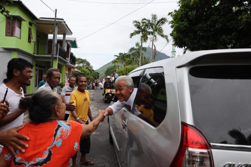 Ganjar disambut masyarakat di Pulau Banda Neira, Maluku Tengah.