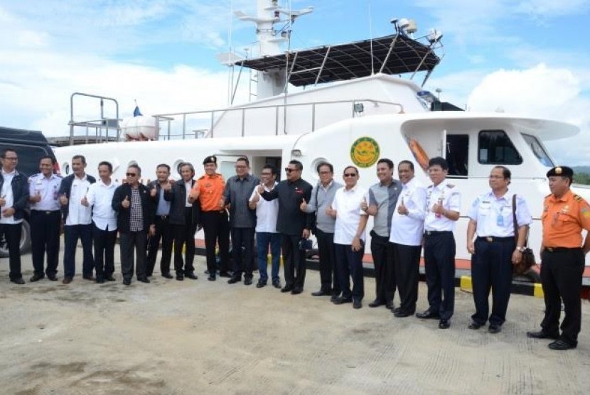 Kunjungan Kerja Komisi V meninjau kesiapan personil serta sarana dan prasarana Badan SAR Nasional di Dermaga Utama Basarnas Kawasan Timur yang  berada di Jalan Kendari Cadi, Kota Kendari, Sulawesi Tenggara (Sultra).