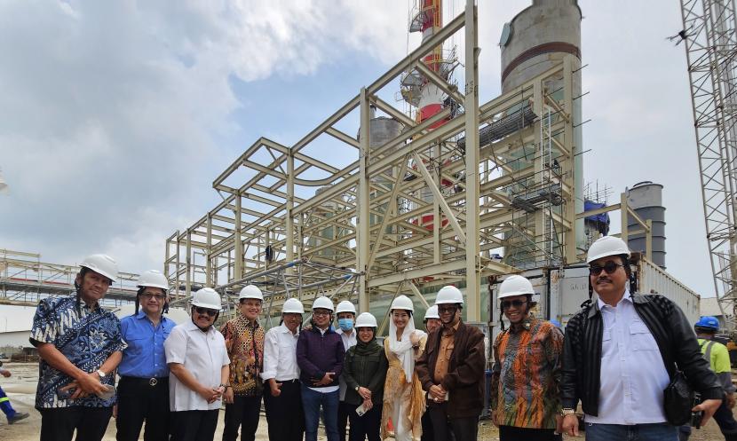 Kunjungan Kerja Komisi VII DPR RI di area PT Smelting, Gresik, Jawa Timur, pada hari Rabu (5/4). Para anggota DPR meninjau kemajuan ekspansi PT Smeltingsebagai salah satu realisasi komitmen PTFI dalam mendorong percepatan program hilirisasi produk tambang di Indonesia.