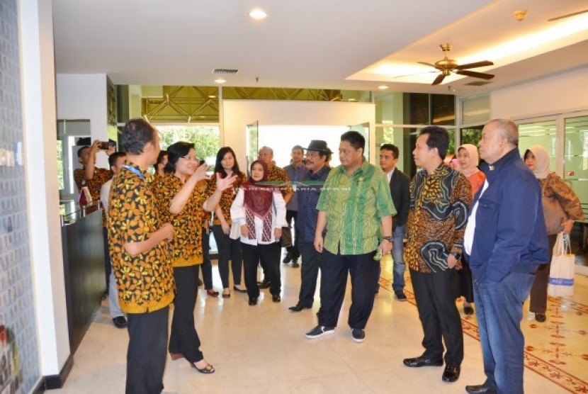 Kunjungan Kerja Komisi VII DPR RI terkait pengelolaan limbah  PT HM Sampoerna Tbk di Sukorejo, Pasuruan, Jawa Timur, Sabtu (26/5)