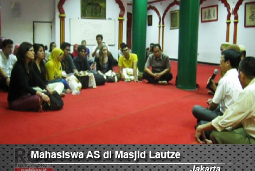 Kunjungan Mahasiswa AS di Masjid Lautze, Pasar Baru, Jakarta