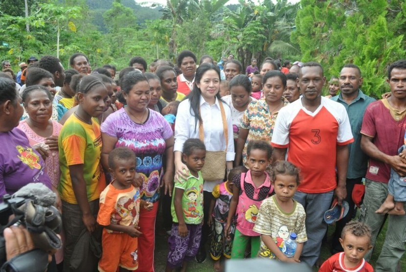 Kunjungan Menko PMk ke Papua Barat