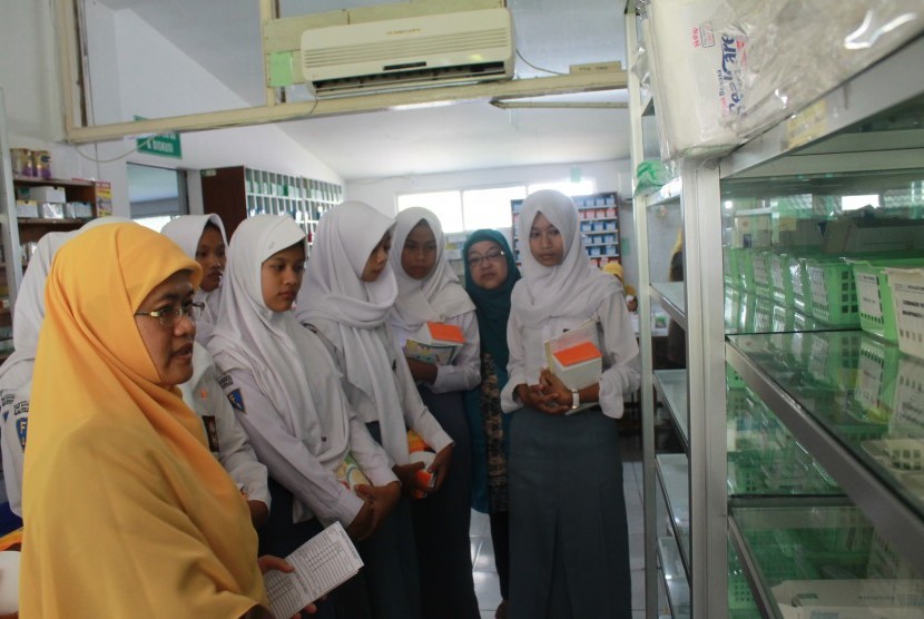 Kunjungan siswa-siswi SMK Kesehatan Mahardhika Purworejo ke RSI SA.